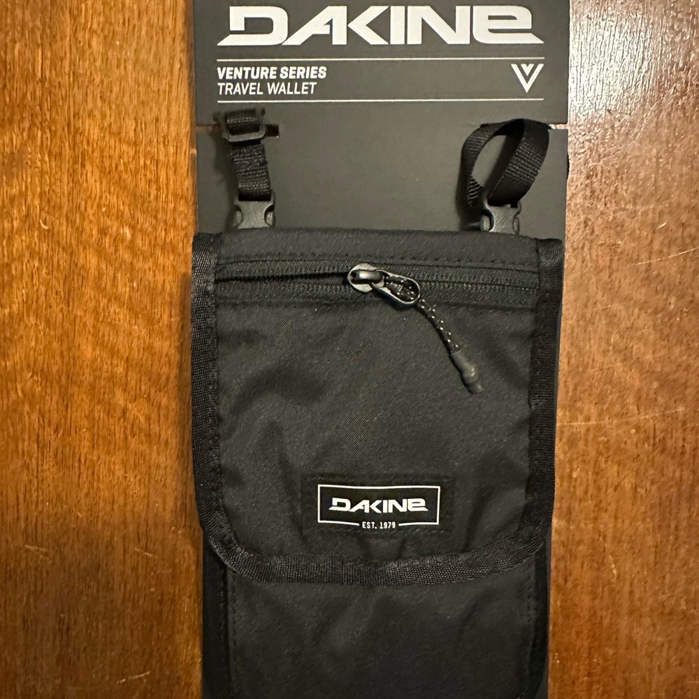 Dakine Black Travel Wallet